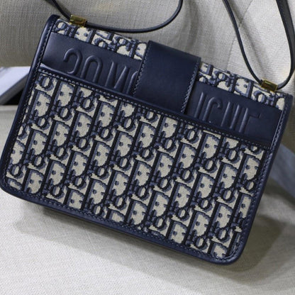 Dior 30 Montaigne Bag